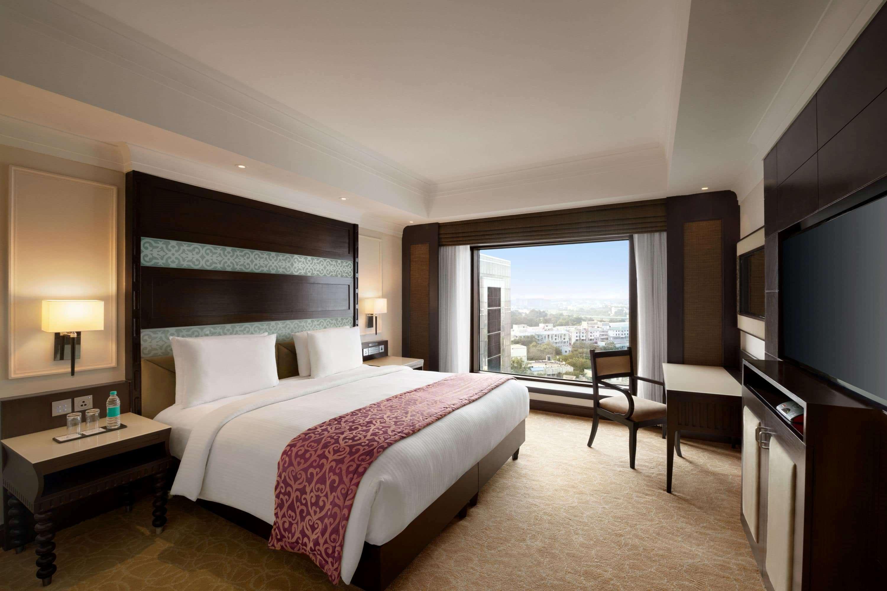 Ramada Plaza Chennai Hotel Exterior photo A room at the Taj Bengal