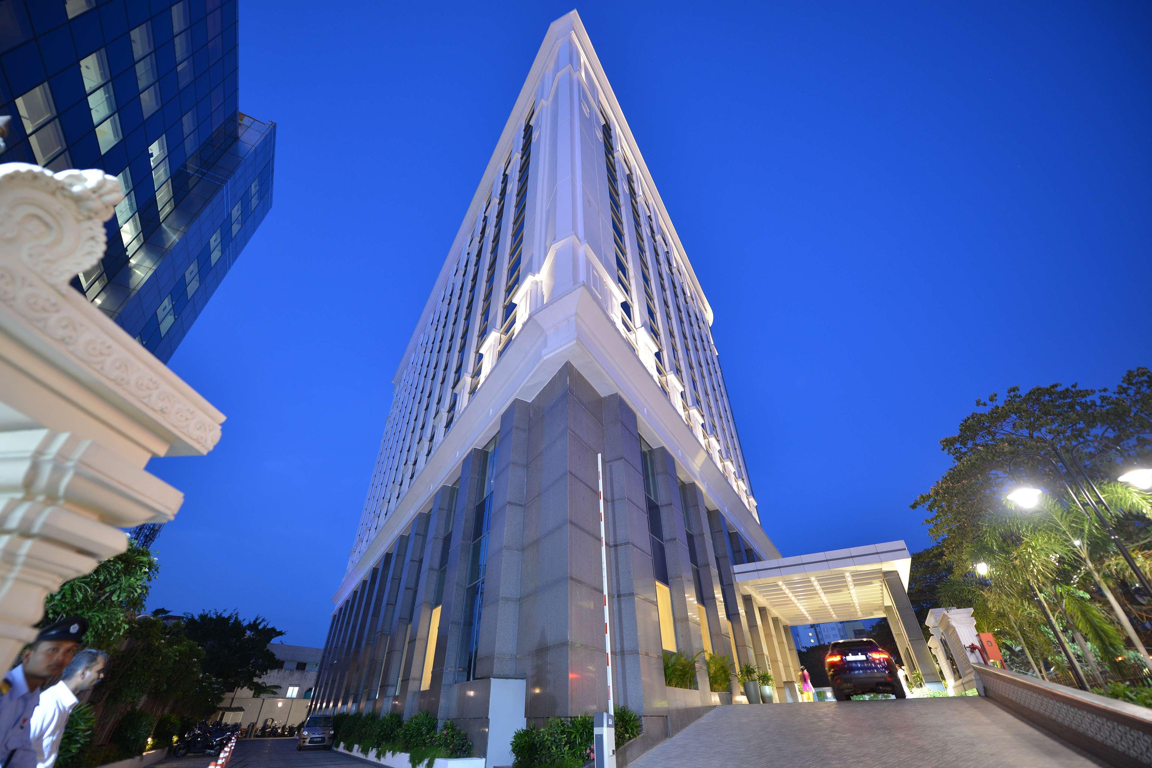 Ramada Plaza Chennai Hotel Exterior photo The hotel at night