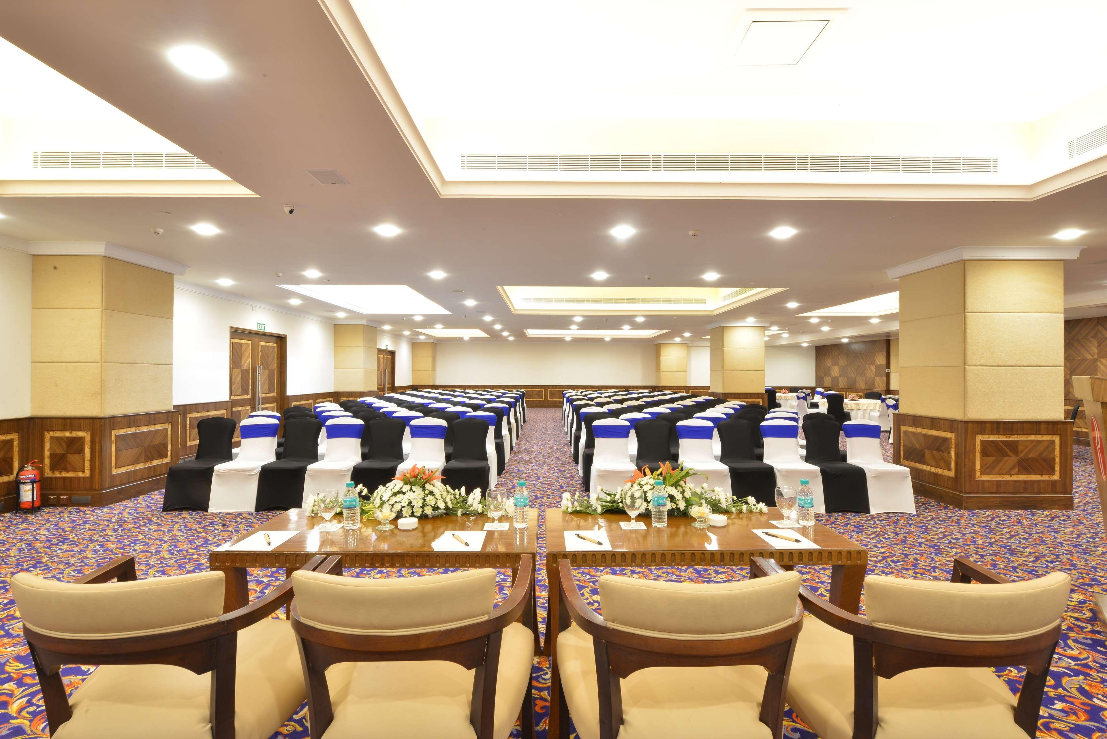 Ramada Plaza Chennai Hotel Exterior photo The Royal