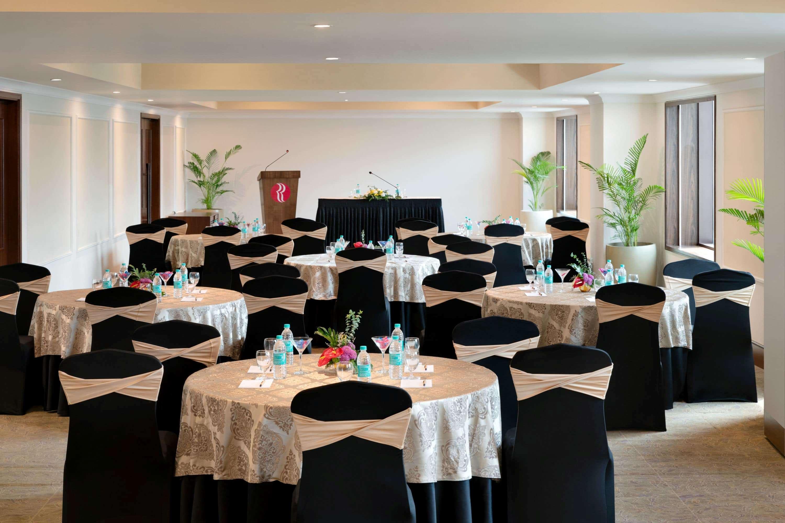 Ramada Plaza Chennai Hotel Exterior photo A meeting room at the hotel