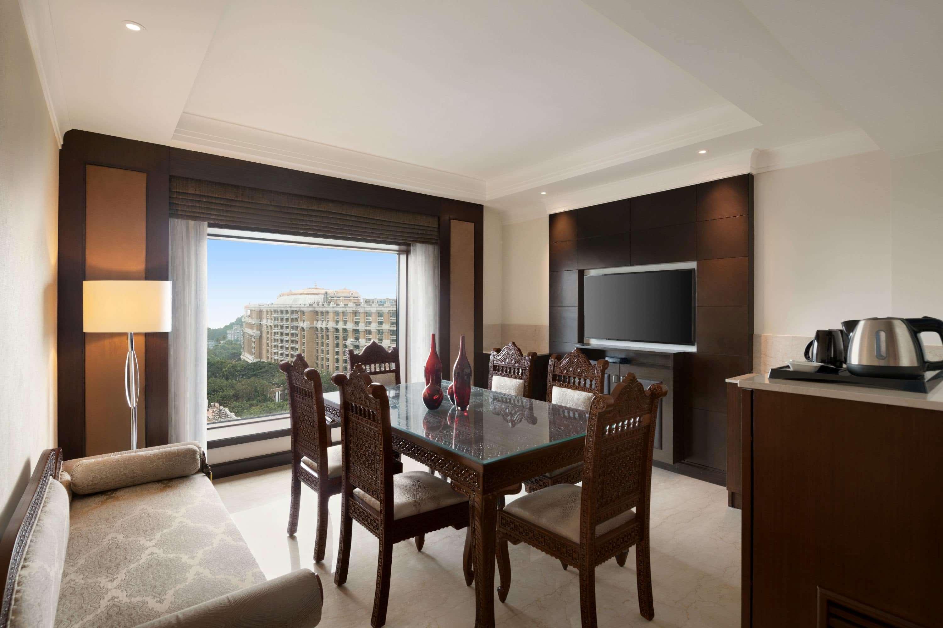 Ramada Plaza Chennai Hotel Exterior photo A suite at the Taj Bengal