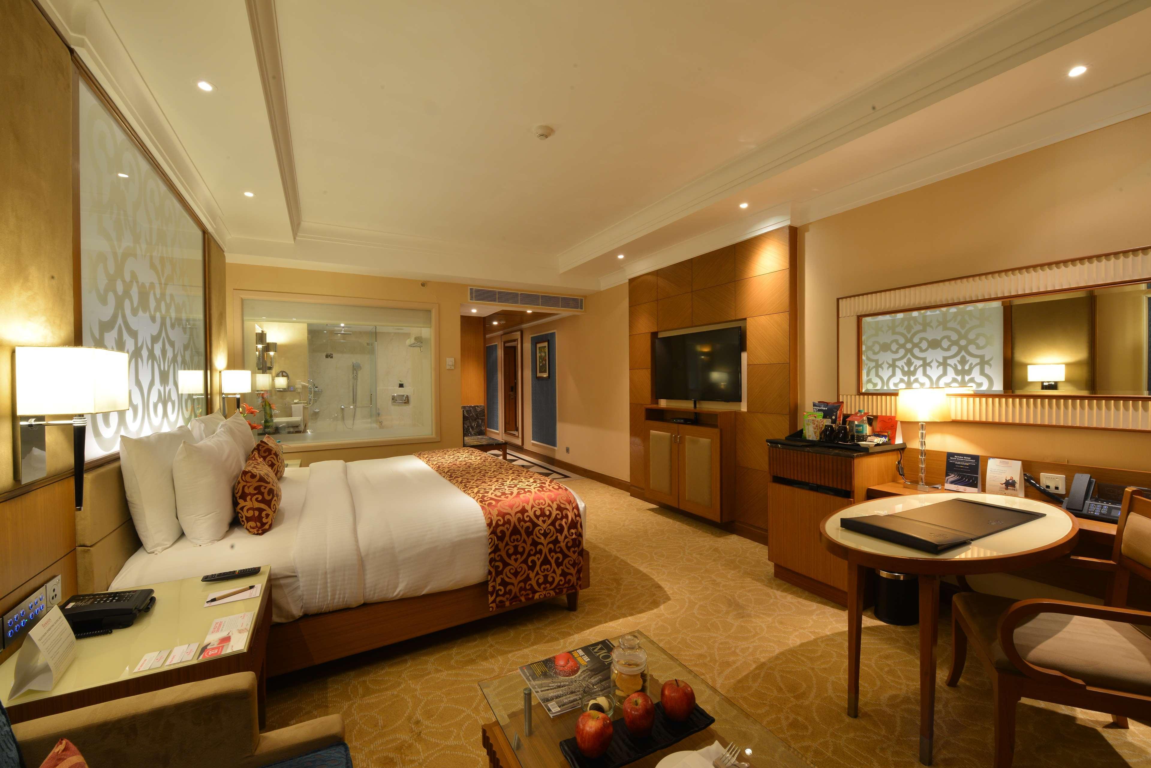 Ramada Plaza Chennai Hotel Exterior photo