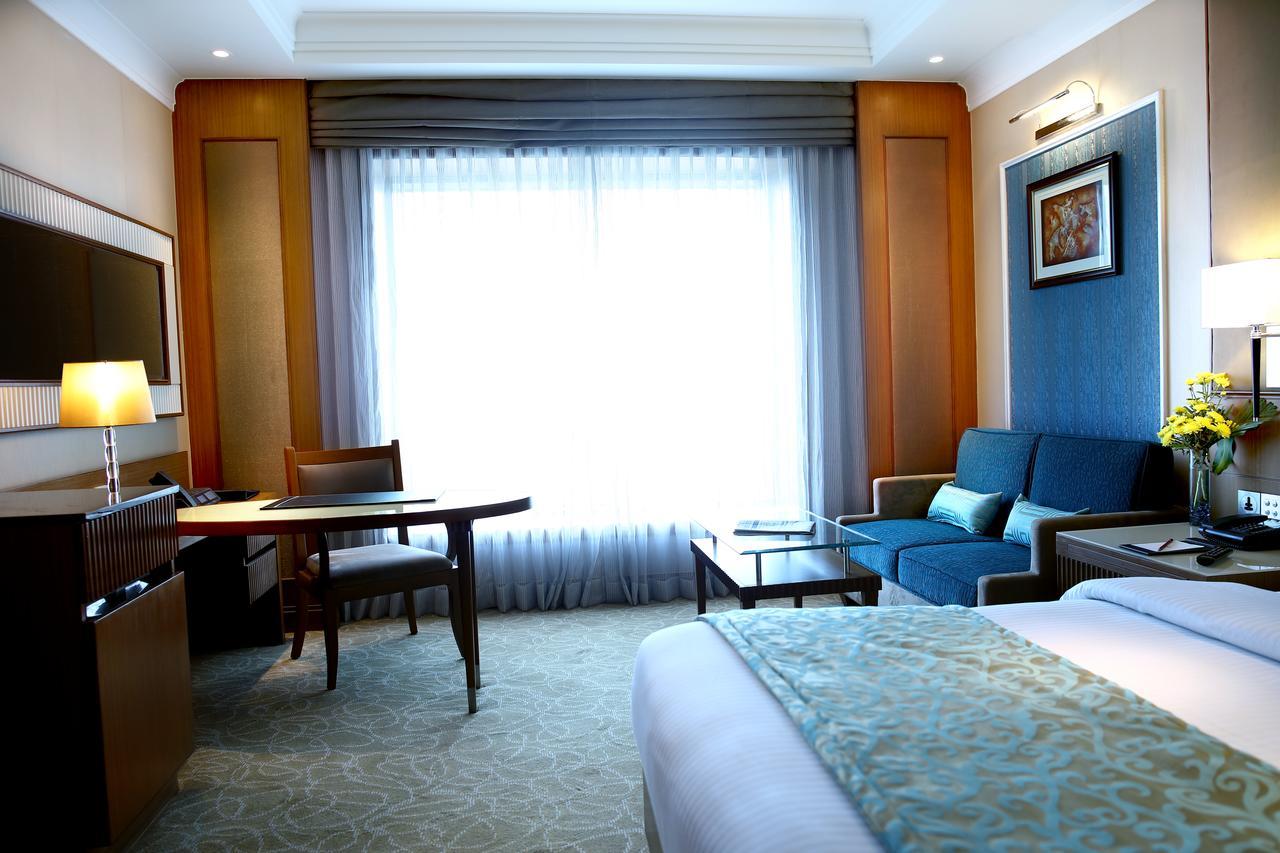 Ramada Plaza Chennai Hotel Exterior photo