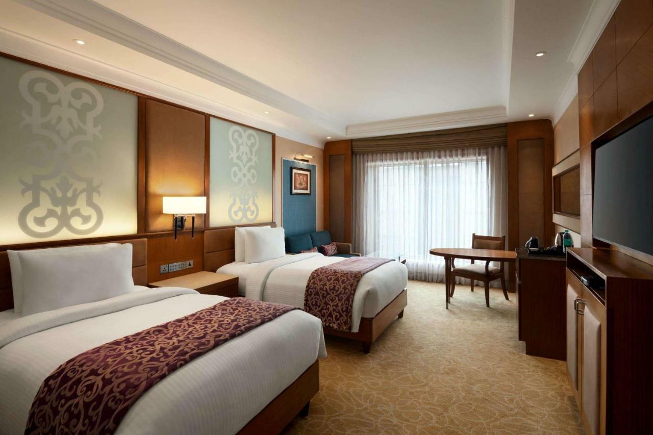 Ramada Plaza Chennai Hotel Exterior photo Deluxe Room